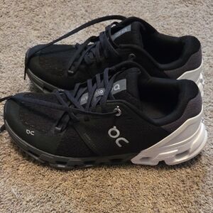 On Cloud Womens Black and White Athletic Running Shoes